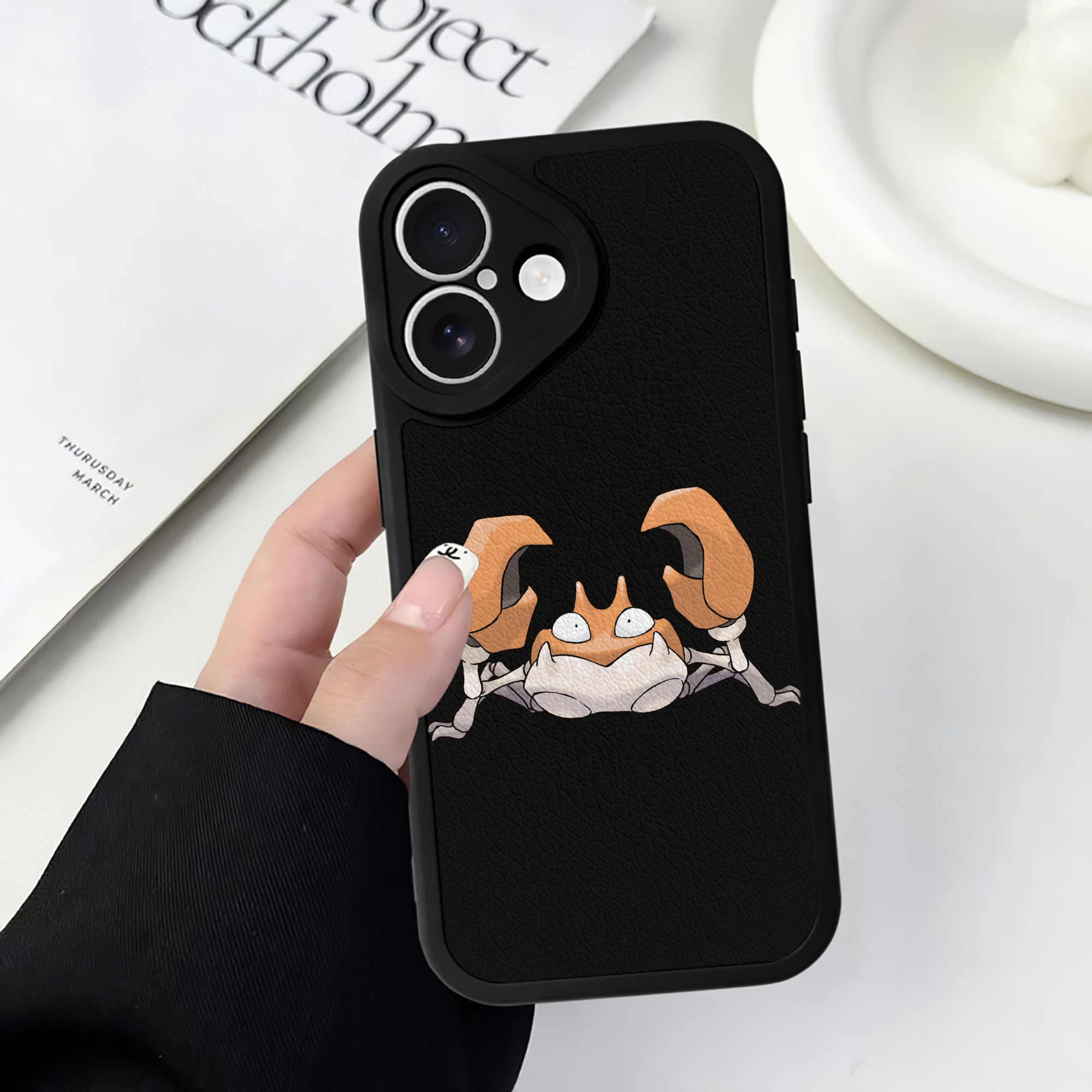 （画像用） ポケットモンスター Pokémon 【iPhone 16シリーズ対応】シリコンスマホケース（レザー調） 材質：シリコン